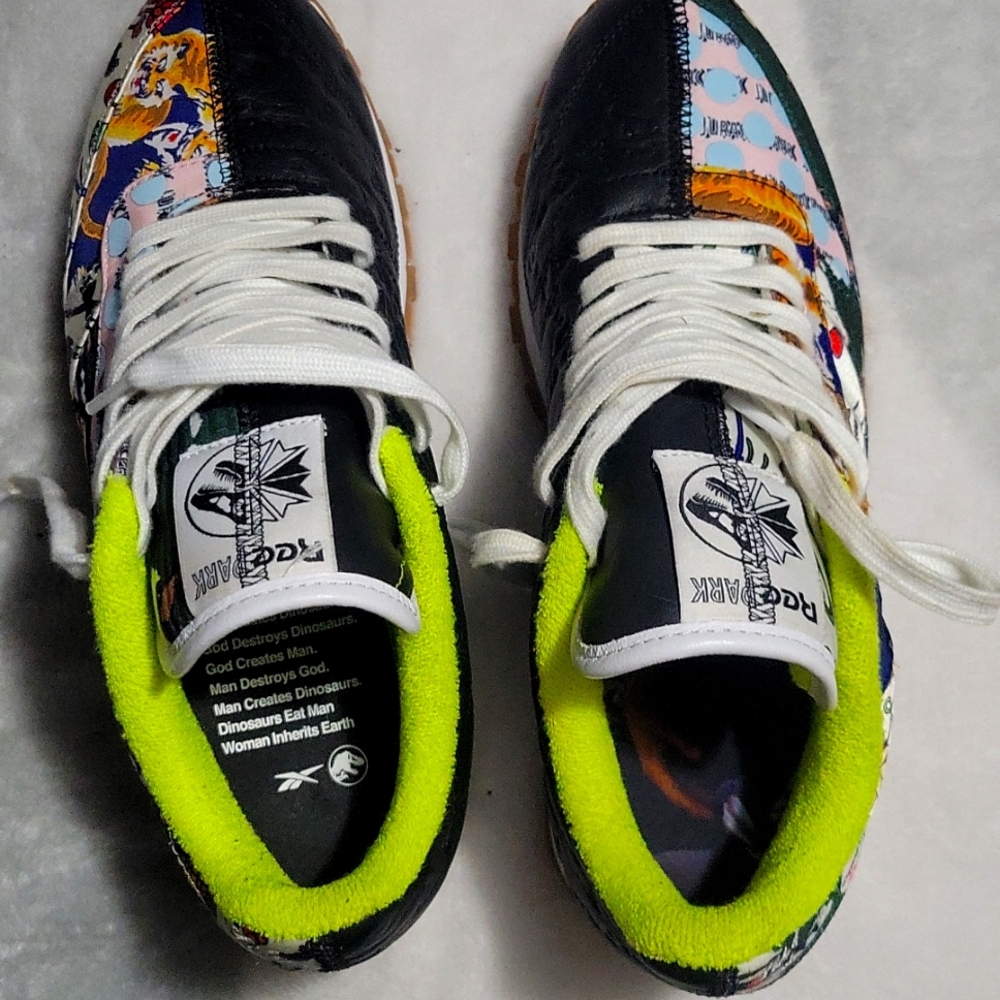 Reebok Jurassic park edition size 8 1/2